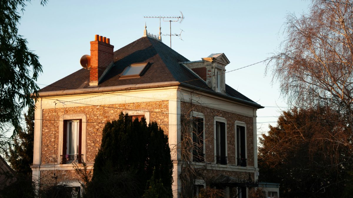 Comment améliorer le confort de votre habitat à Cergy avec un projet de menuiserie ?